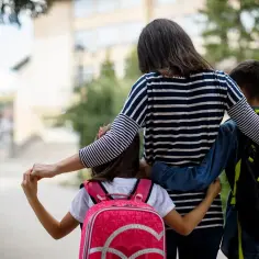 Status samotnej matki po rozwodzie: poznaj wszystkie przysługujące prawa