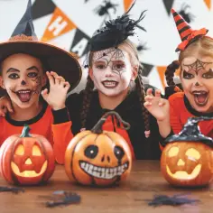 Jakie straszne oblicza stworzyć na Halloween? 8 pomysłów dzieci