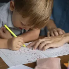 Jak skutecznie wspierać naukę pisania 4-latka? Oto aż 8 metod!