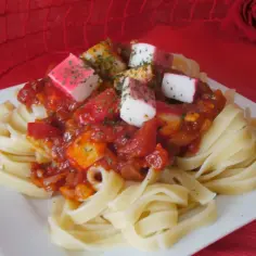Odkryj przepis na pyszny Makaron z surimi i paluszkami krabowymi