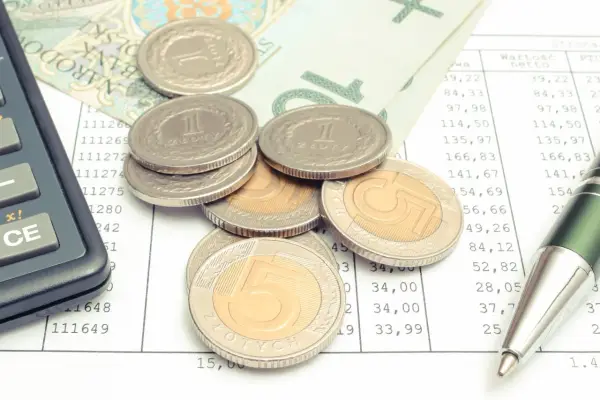 Zasiłki dla samotnej matki w Polsce: wszystkie dostępne świadczenia 2025