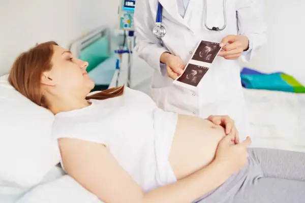 Jakie są zalety i wady porodu prywatnego? Aspekty do rozważenia